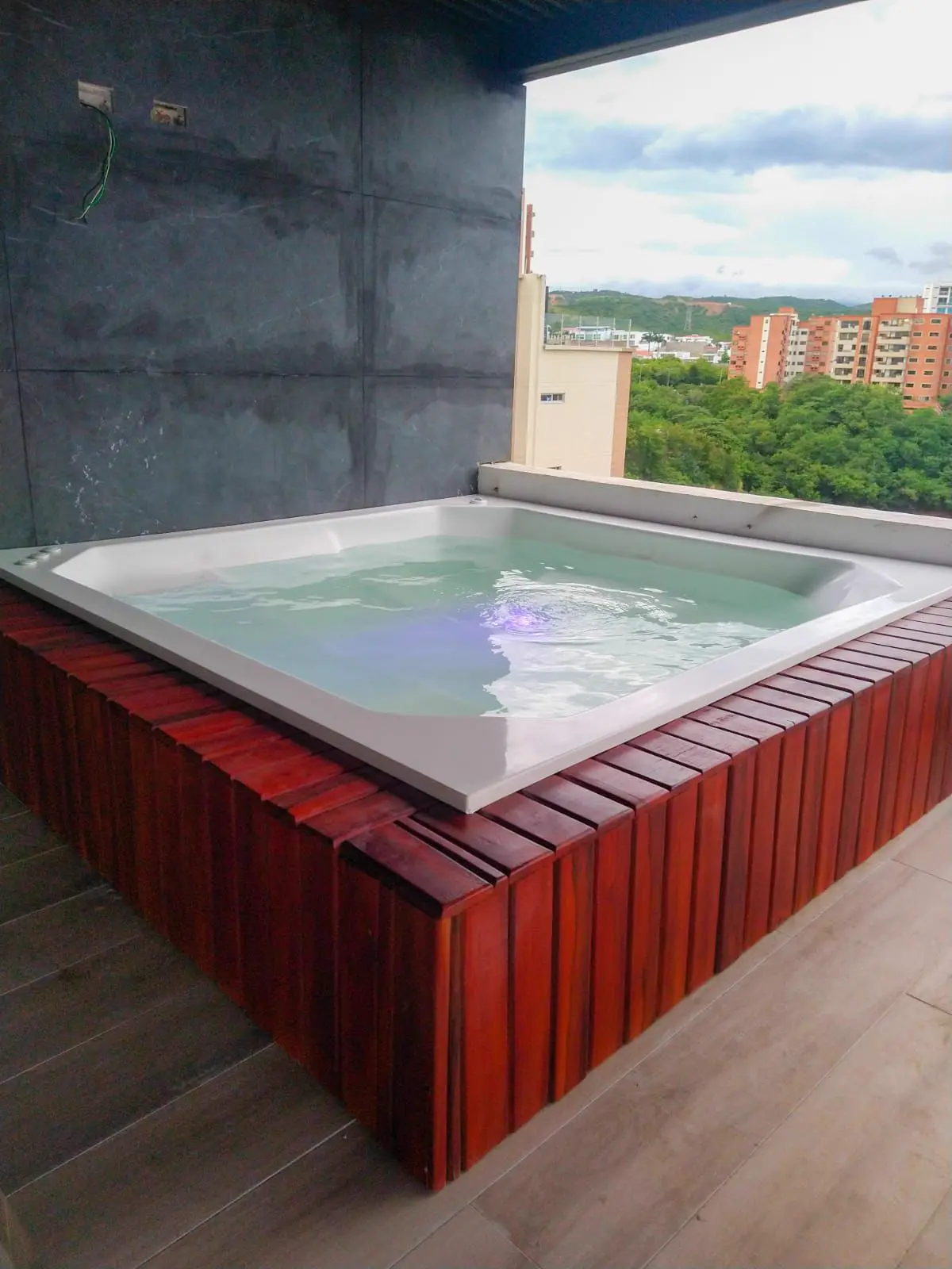 Jacuzzi Gold