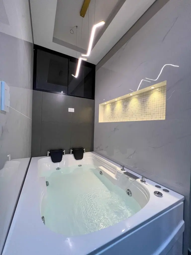 Jacuzzi Oberoi